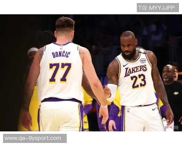 老詹助攻无失误展现团队价值17投仅4中却不减其领袖风范 老詹助攻无失误展现团队价值17投仅4中却不减其领袖风范